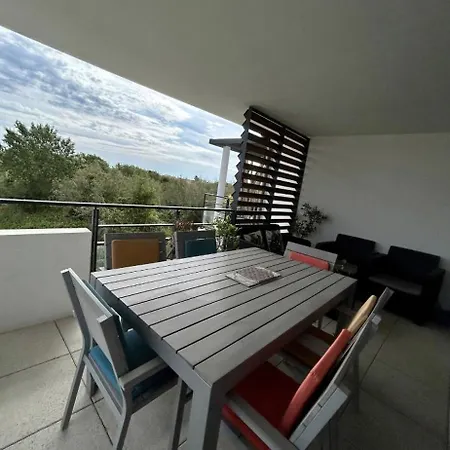 Charmant Appartement Evasif Avec Grande Terrasse Et Parkings Prives Le Grau-du-Roi Exterior photo