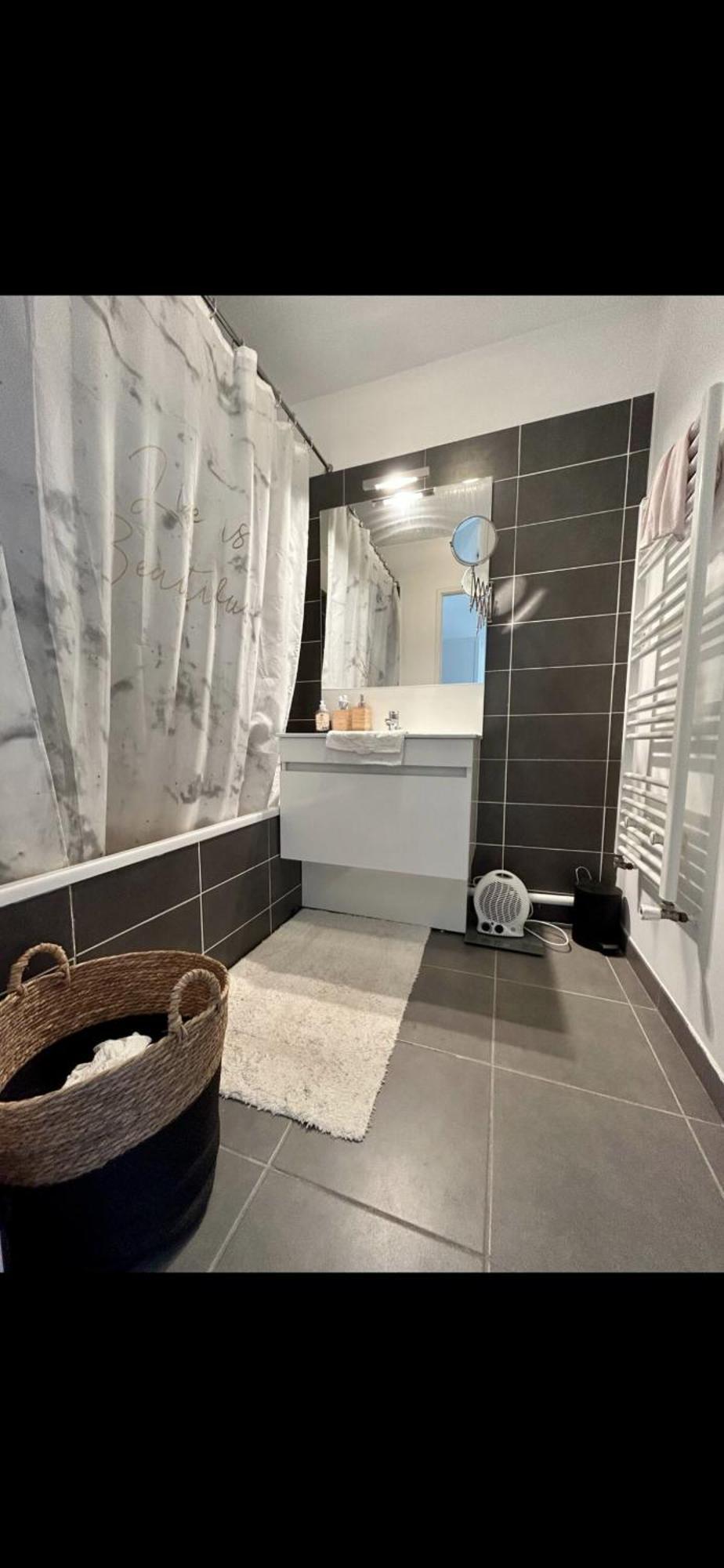 Appartement Evasif Avec Grande Terrasse Et Parkings Prives *